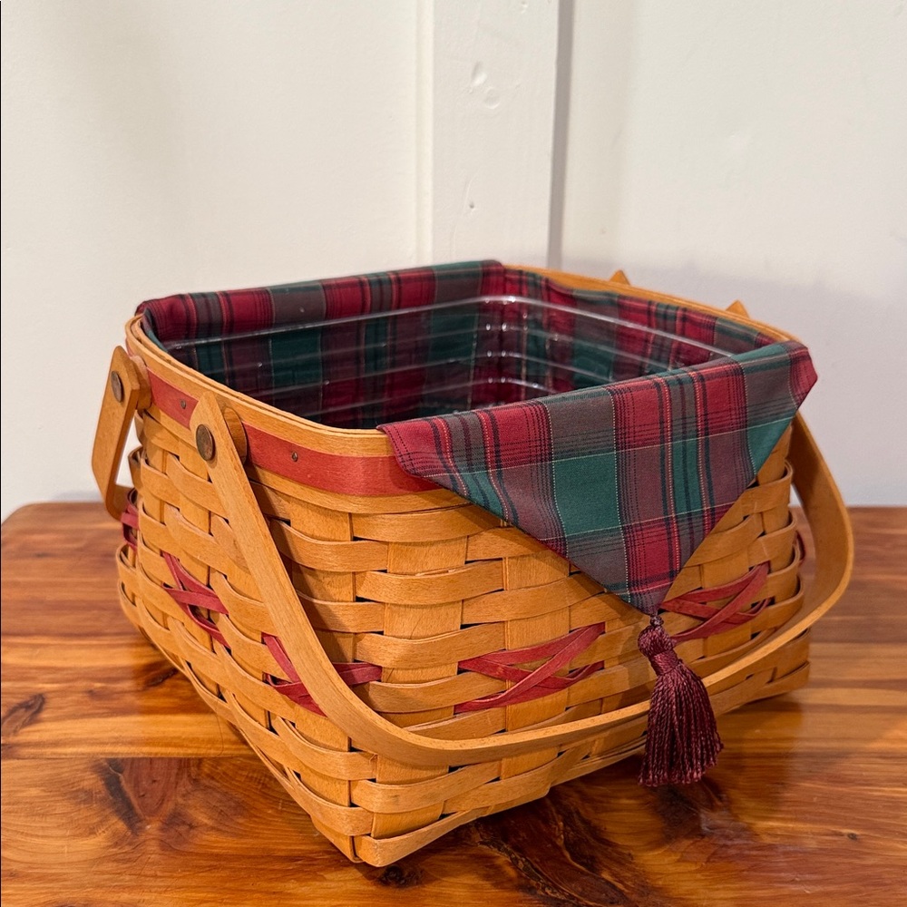 Vintage 2000 Longaberger Christmas Collection Red Deck‎ The Halls Basket